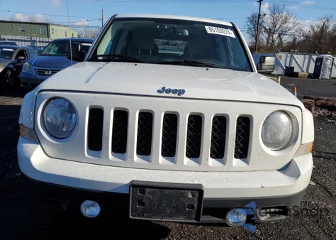 2012 Jeep Patriot Latitude z USA, uszkodzony, nr VIN 1C4NJRFBXCD614793